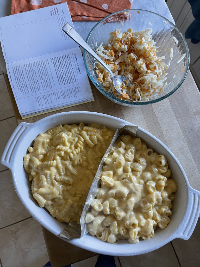 Side-by-side mac & cheese styles. Squiggles vs elbows!